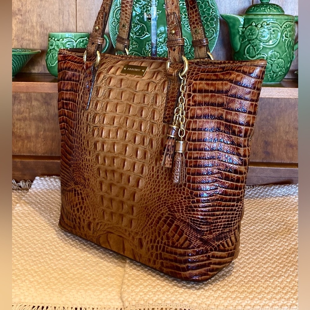 🌳🌞EUC Large Brahmin Tasseled Asher Tote in Toasted Almond🌞🌳 - Picture 3 of 12